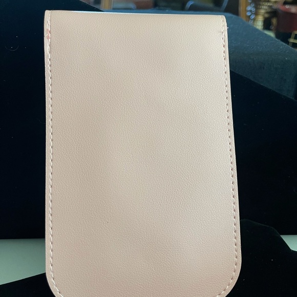 Rabbit Smartphone Mini Crossbody - Picture 7 of 7